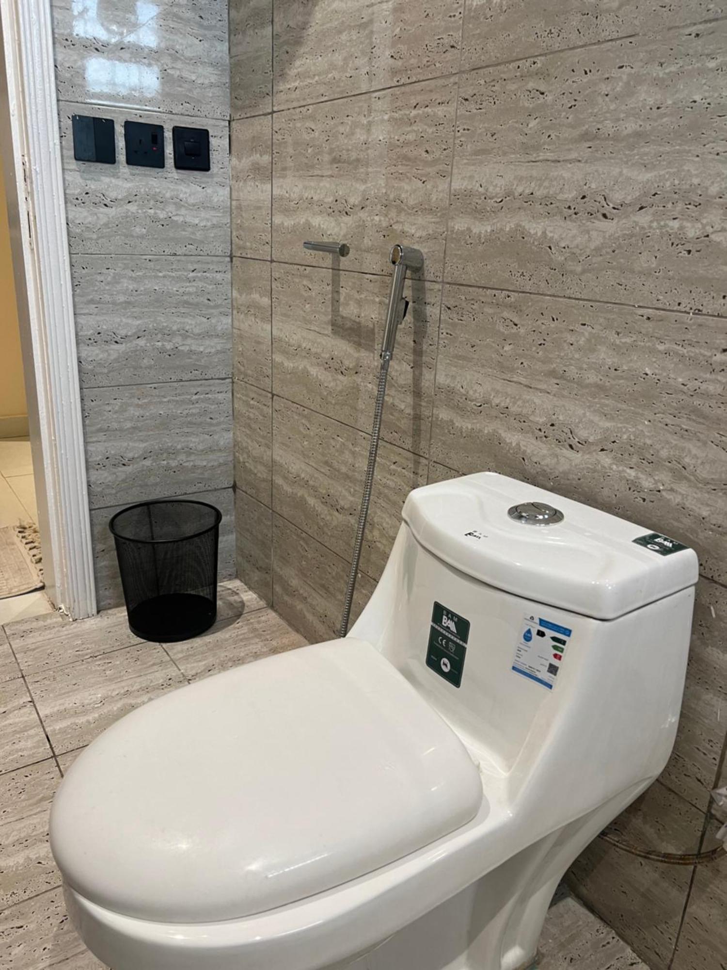 A7 Self Entry Cozy With Master Bed Self Entry استديو في العقيق دخول ذاتي سرير ماستر Apartment *